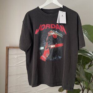 NWT Womens NIKE Air Jordan Heritage Graphic T-Shirt Black FB5137-010 Size Medium